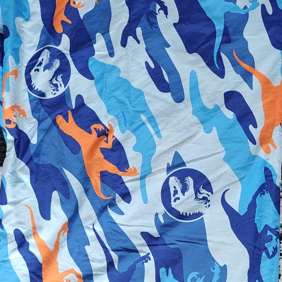 Hurry! Store Close Next Week!! JURASSIC WORLD CURTAIN AND BED SHEETS SET!! - Picture 4 of 5